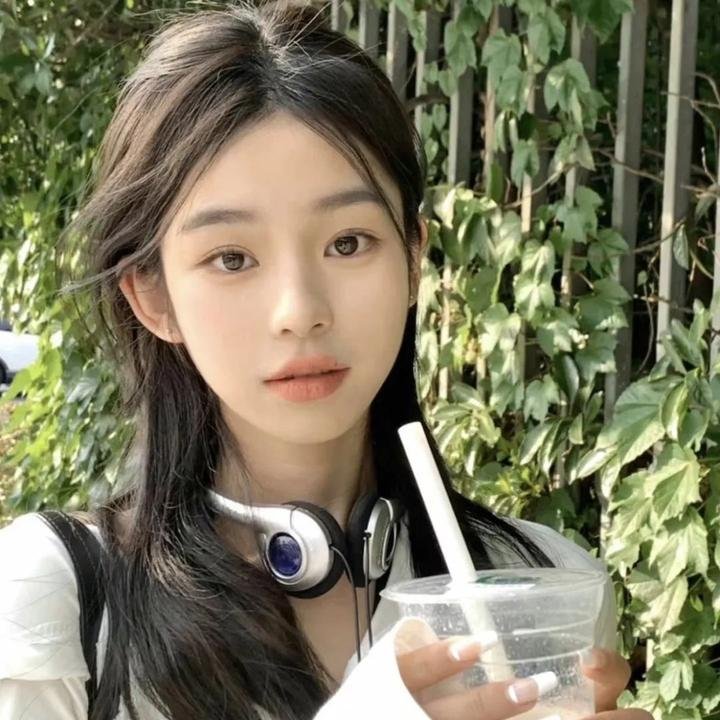 黑玫瑰公寓